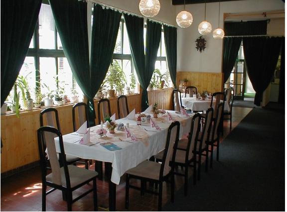 Restaurace A Pension Prvni Mlyn Chomutov Hotel Екстериор снимка